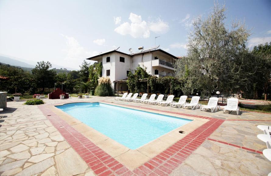 Athina Hotel Νέος Παντελεήμονας Εξωτερικό φωτογραφία